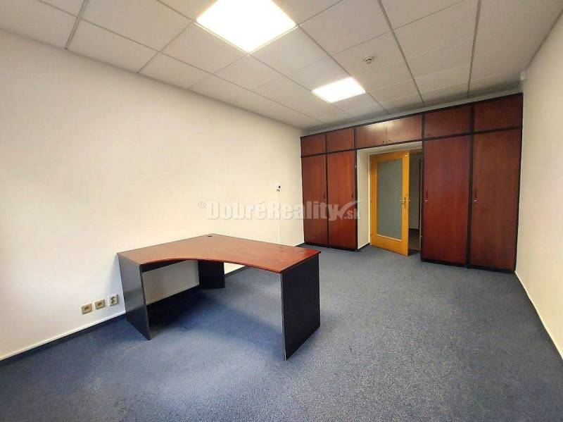 PRENÁJOM: KANCELÁRSKY PRIESTOR V CENTRE  BANSKEJ BYSTRICE