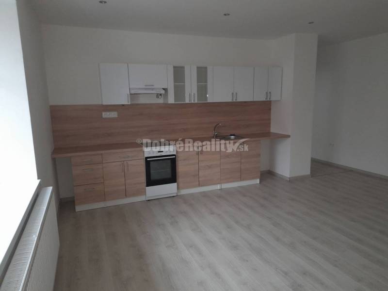 Prenájom 3 izbového bytu na Kasárenskej 