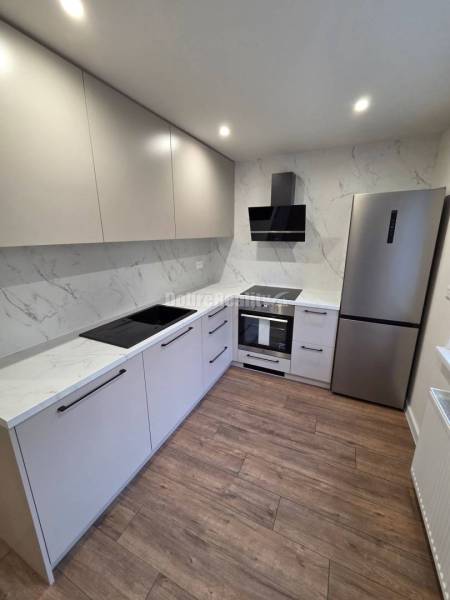 Nadčasový 3 izbový byt na starom sídlisku 