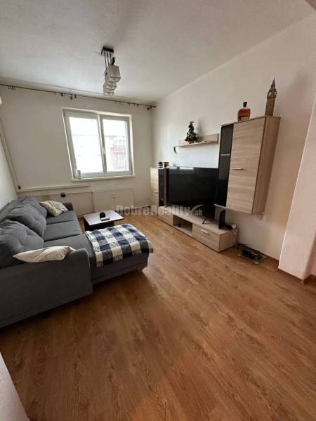 Na predaj 3-izbový byt