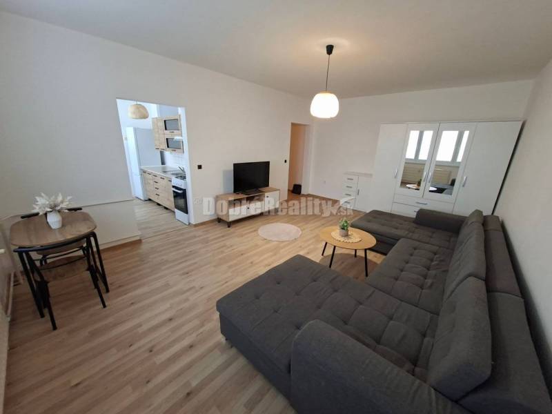 DOBRÉ REALITY - Krásny 1-i. byt s loggiou na prenájom v Kanianke-rezer