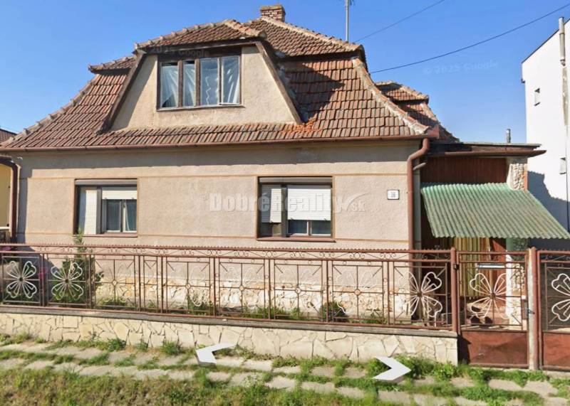 Na predaj rodinny dom v obci Iža.