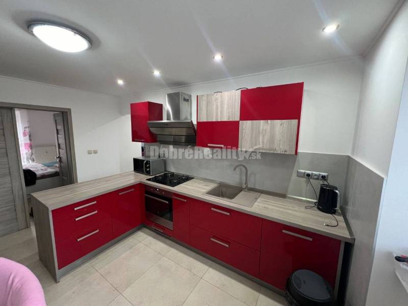 Na prenájom  krasny 2 izbový byt .